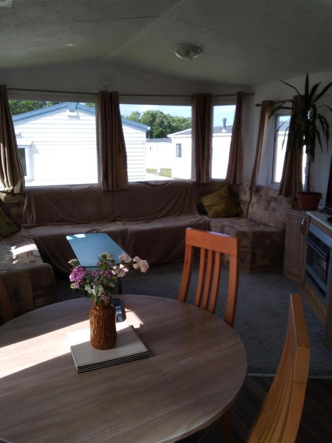 Private Caravan Situated At Parkdean Holiday Resort St Margaret'S At Cliffe Number 18 Exterior photo